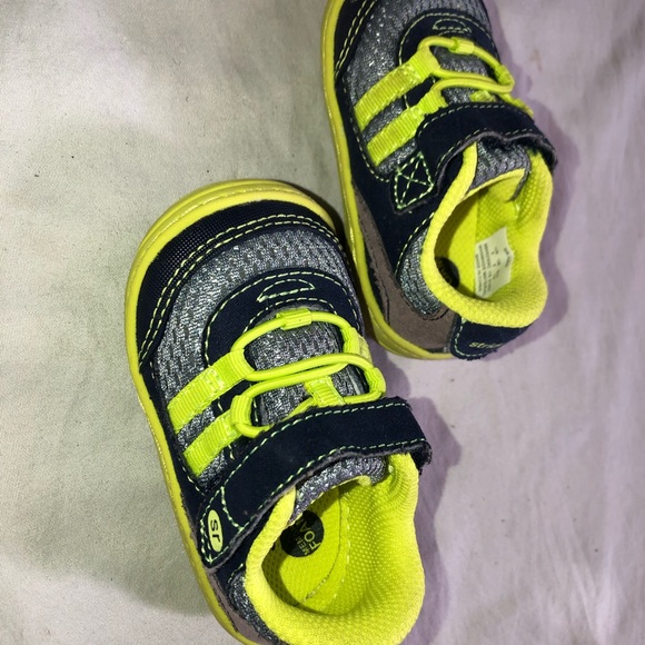 Baby walking shoes - Picture 2 of 5